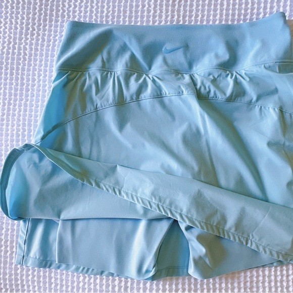 NWOT♥️NIKE BLISS SKORT SKIRT XS OCEAN AQUA BLUE WORKOUT GOLF TENNIS POCKETS RUN - Picture 2 of 6